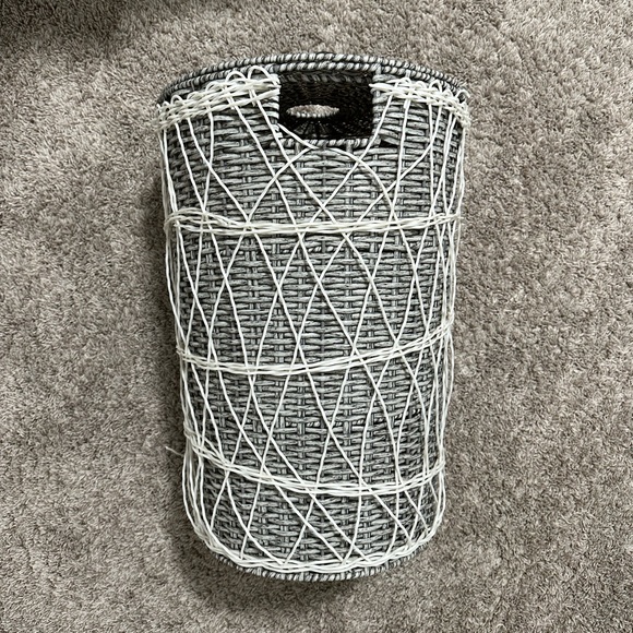 Wicker laundry basket - Grey & White - Picture 1 of 4
